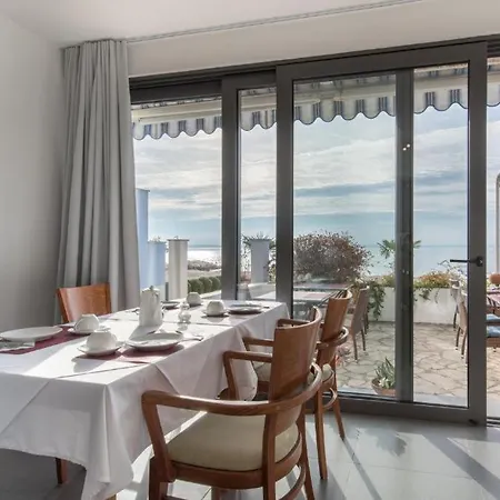 Guest house Luxury Beach Mediteran Podstrana