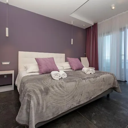 Guest house Luxury Beach Mediteran Podstrana